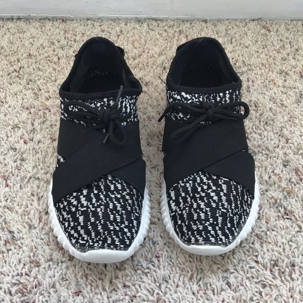 Black and white sneaker